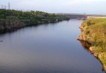 Відходи – прямо в Дніпро. Що відбувається з каналізацією в Запоріжжі