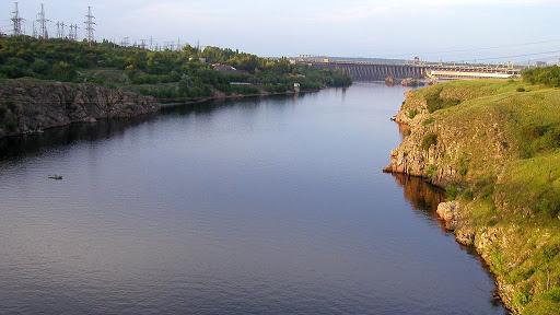 Відходи – прямо в Дніпро. Що відбувається з каналізацією в Запоріжжі