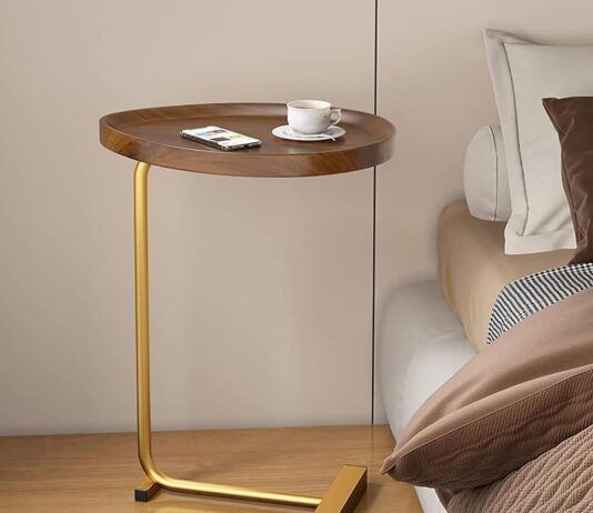Приліжковий столик – як елемент декору вашої спальні